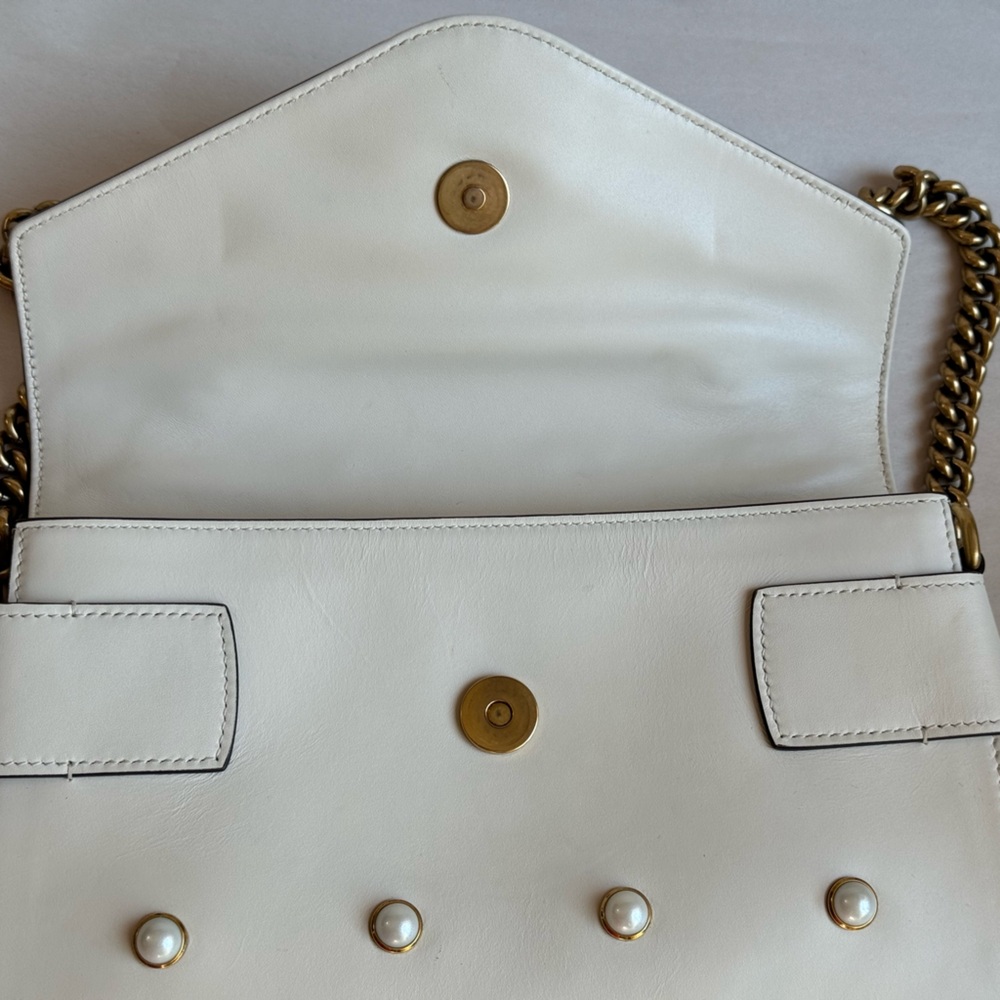 Gucci bag MOVING SALE - Picture 6 of 12